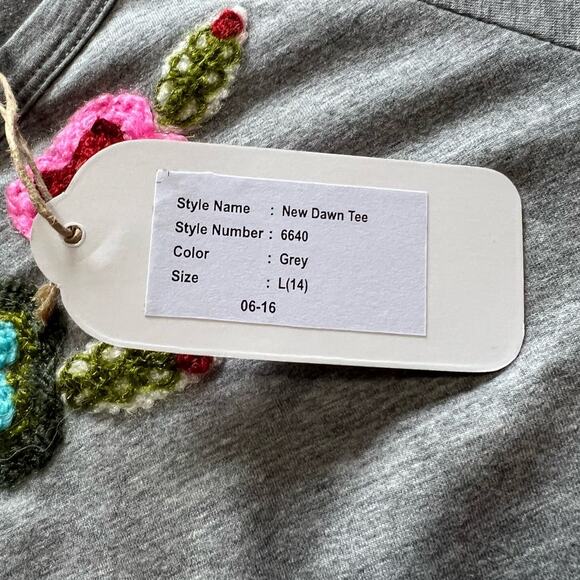 NWT Mimi and Maggie Gray New Dawn T-Shirt, Size L (14) - Picture 4 of 9